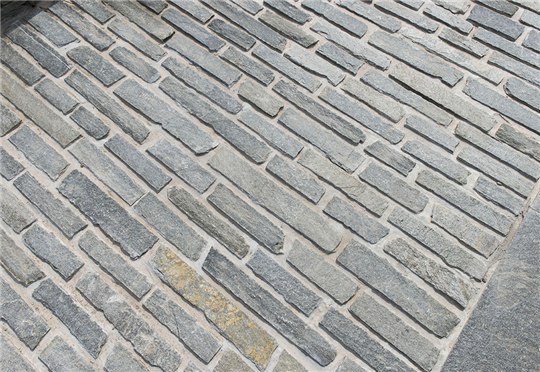 Traditional Cobbles for paving with Quarzite Kavalas Slate Grey